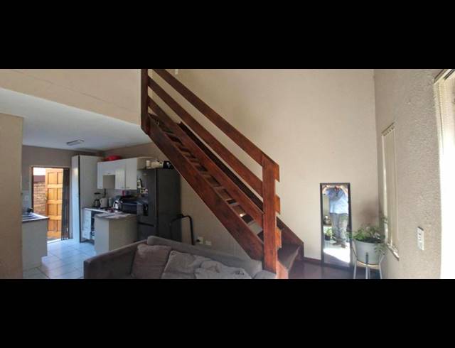 3 BEDROOM APARTMENT FOR SALE IN WILGEHEUWEL